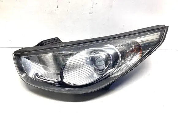Hyundai ix35 Headlight/headlamp 921012Y