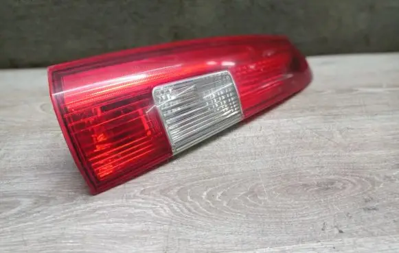Volvo V70 Rear/tail lights 9154493