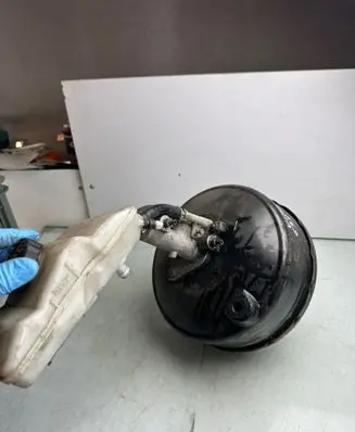 Mercedes-Benz Vito Viano W639 Brake booster 45678