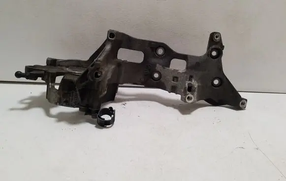 Audi A1 Generator/alternator bracket 04L903143B