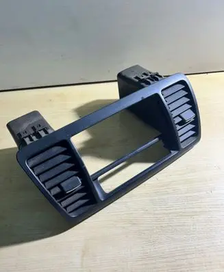 Subaru Legacy Dash center air vent grill