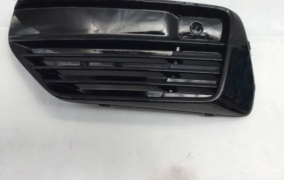 Volvo XC90 Front bumper lower grill 32345460