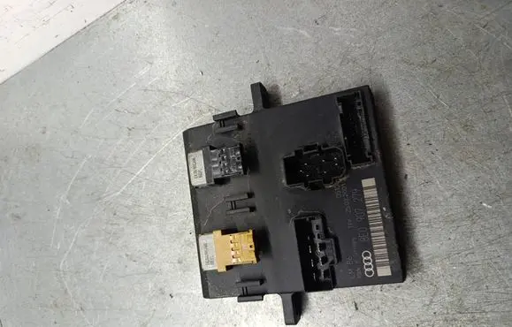 Audi A4 S4 B6 8E 8H Comfort/convenience module 8e0907279