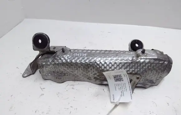 Mercedes-Benz S W221 Heat shield in engine bay A6420902941