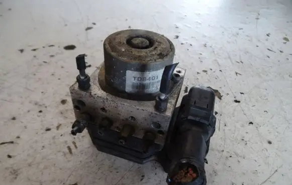 Nissan X-Trail T30 ABS Pump TD8401