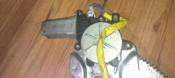 Subaru Legacy Rear door window regulator motor 211130