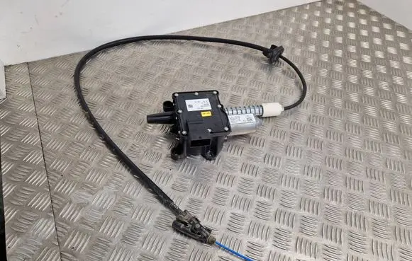 Citroen DS5 Hand brake/parking brake motor 9677589580