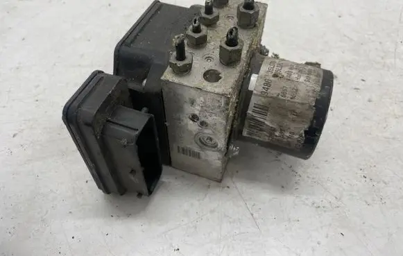 Opel Insignia A ABS Pump 13316697