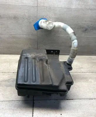 Audi A3 S3 8V Windshield washer fluid reservoir/tank 1K0955453Q 1K0955453S 1K0955453R
