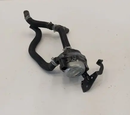 Nissan Leaf II (ZE1) Electric auxiliary coolant/water pump 215815SA0A