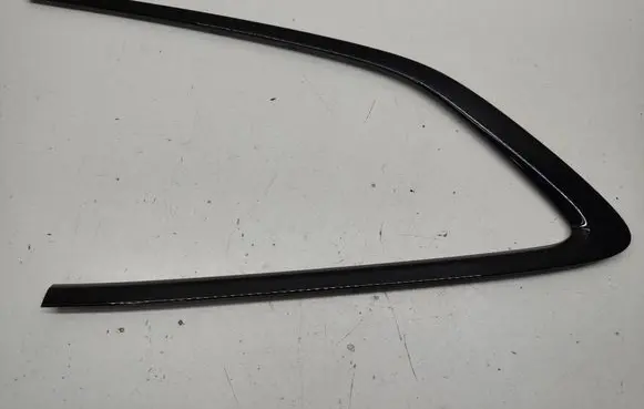 BMW 3 G20 G21 Rear side glass trim 7470033