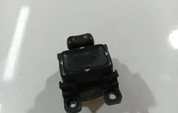 Mazda 6 Wing mirror switch 183608