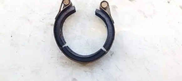 Volkswagen Golf Plus Muffler pipe connector clamp 1K0253725