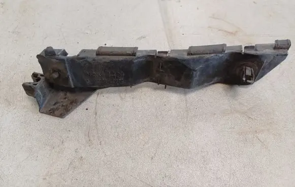 Toyota Avensis T250 Front bumper mounting bracket 5253505020