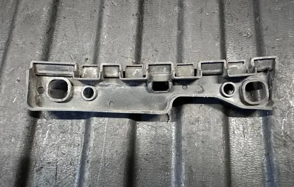 Volvo S90, V90 Front bumper mounting bracket 31386128
