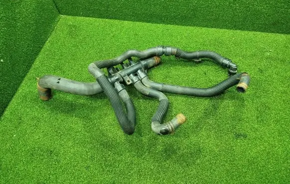 Renault Trafic III (X82) Engine coolant pipe/hose S6000303