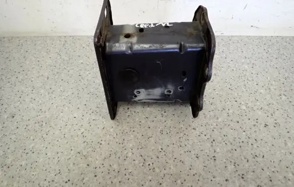 KIA Ceed Rear bumper mounting bracket 