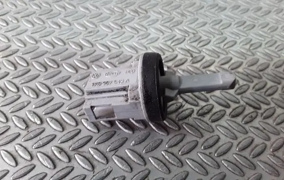 Volkswagen Golf V Sensor 1K0907543A