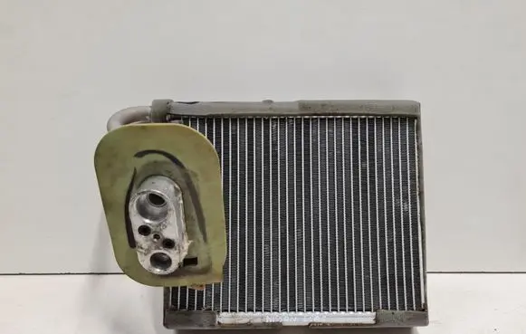 Nissan Leaf I (ZE0) Air conditioning (A/C) radiator (interior) 