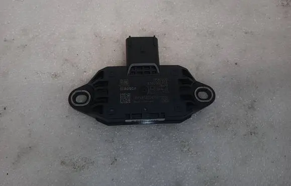 Chevrolet Volt I ESP acceleration yaw rate sensor 13587220