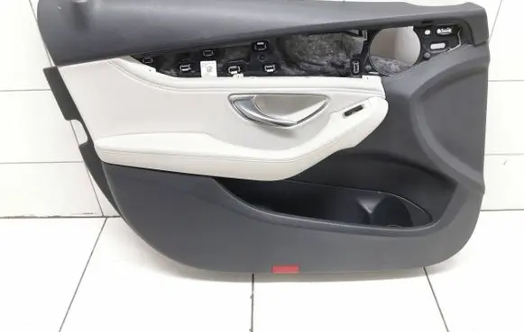 Mercedes-Benz C W205 Front door card panel trim Jc2450902