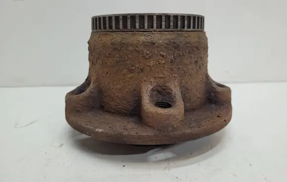 Nissan Interstar Rear wheel hub