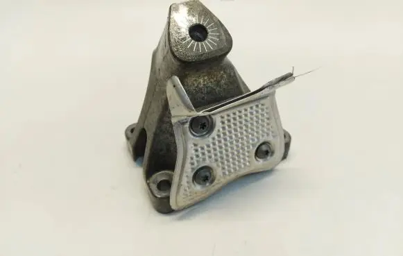 Porsche Macan (95B) Engine mounting bracket 8K0199307