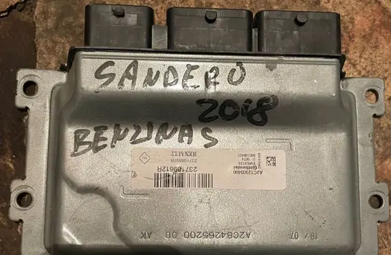 Dacia Sandero Engine control unit/module 237108697R