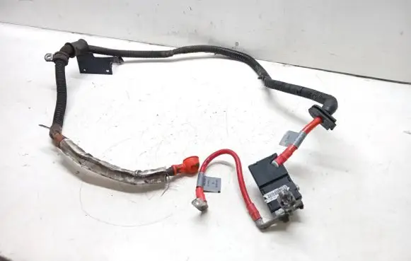 Land Rover Discovery 3 - LR3 Positive cable (battery) YTA500531