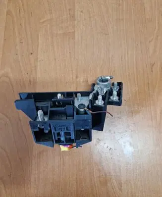 Audi A6 S6 C6 4F Battery bracket 4F0915469 03052006