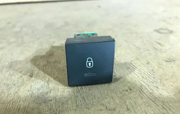 Peugeot 508 Central locking switch button 96770413ZE