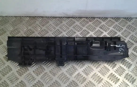 BMW 1 E81 E87 Radiator mount bracket 17107524912
