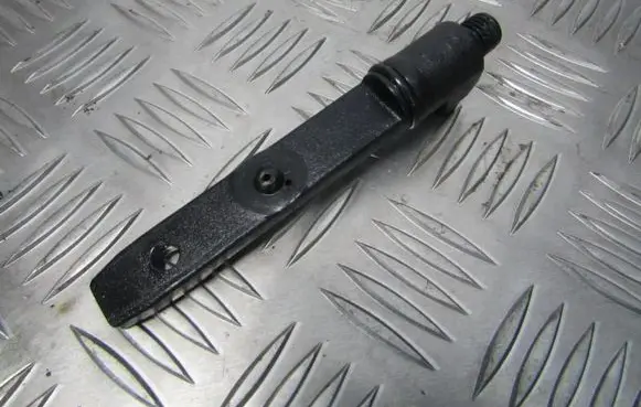 Opel Vectra B Fuel Injector clamp holder