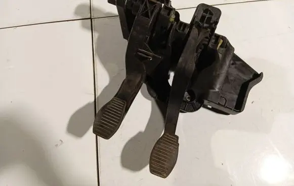 Fiat Doblo Clutch pedal 