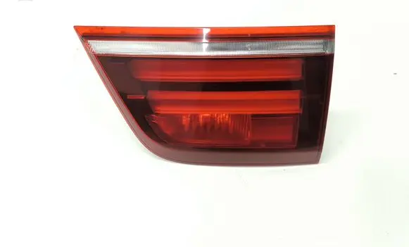 Tailgate rear/tail lights
