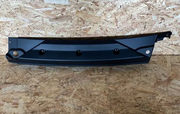 Iveco Daily 6th gen Wiper trim 5801918264