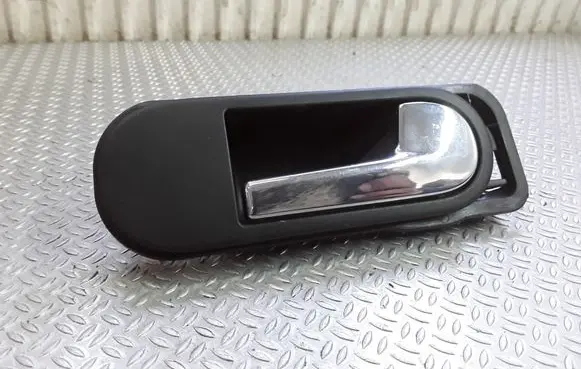 Volkswagen Golf Plus Front door interior handle 