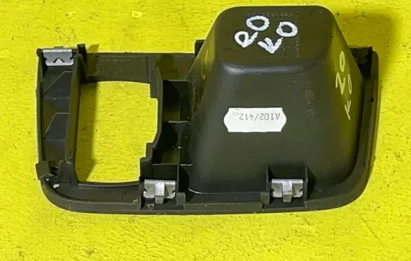 Alfa Romeo Giulietta Tailgate/trunk/boot open switch 