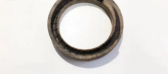 Volvo V70 Front coil spring rubber mount 9157503