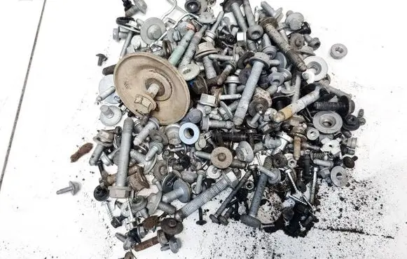Nuts/bolts