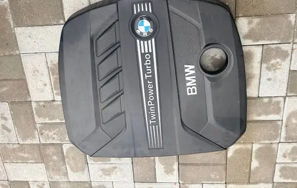 BMW 5 F10 F11 Engine cover (trim) 8510475 11252010 3104105