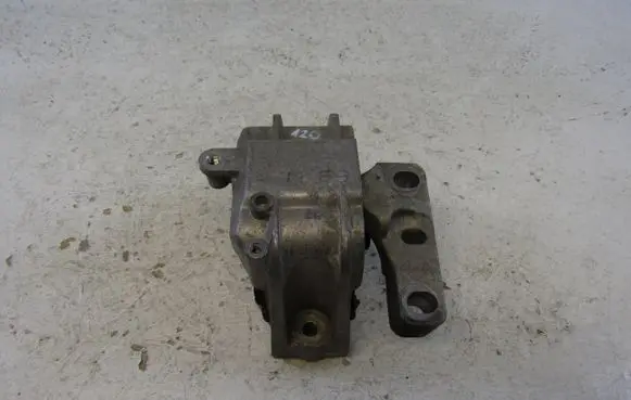 Engine mount bracket