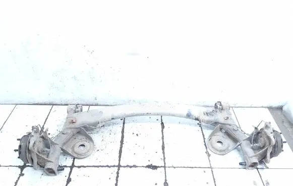 Toyota Avensis Verso Rear axle beam 