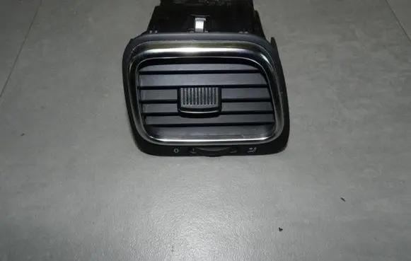 Volkswagen Eos Dashboard side air vent grill/cover trim 1Q0819704K 1Q0819710B