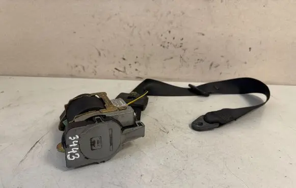 Mercedes-Benz E W210 Front seatbelt 2108605185
