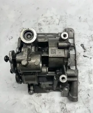 BMW 3 E90 E91 Oil pump 780532608