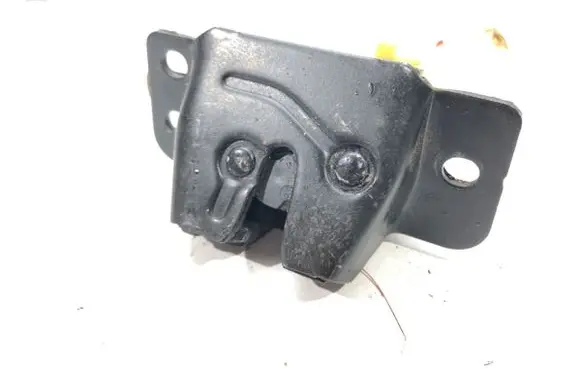 Hyundai Trajet Tailgate exterior lock 