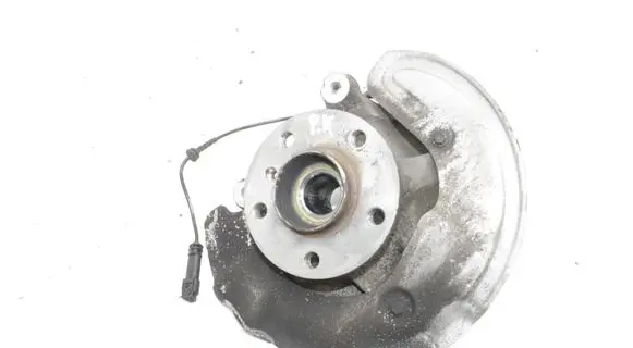 BMW 1 F40 Front wheel hub
