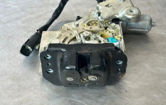 Ford Explorer Tailgate/trunk/boot lock/catch/latch