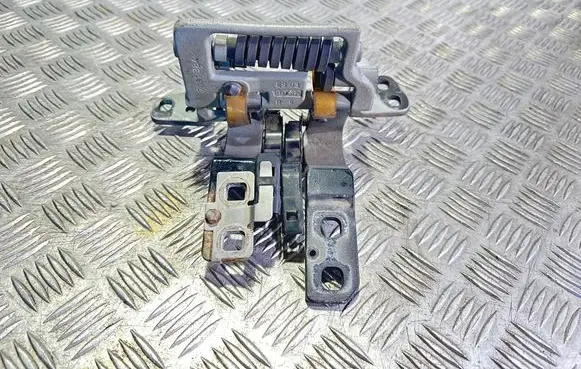 BMW 5 E60 E61 Tailgate/trunk/boot hinge 7061384